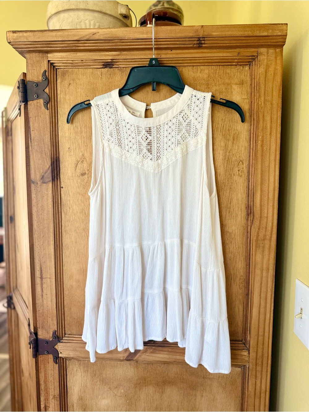 Maurices White Sleeveless Crochet Yoke Tiered Tunic - Size Medium